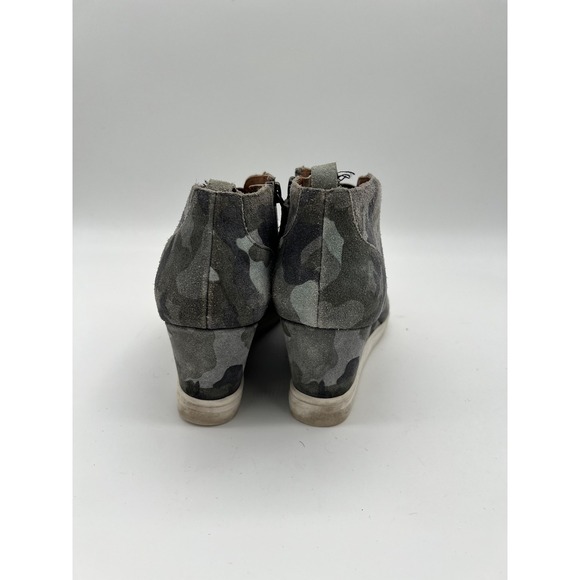 L. Paolo Shoes Womens Size 7 Medium Gray Camo Suede Slip On Wedge Booties Casual - Picture 4 of 7